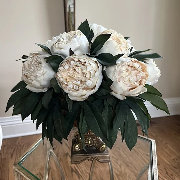 🤩 Stunning Custom Floral Arrangement
